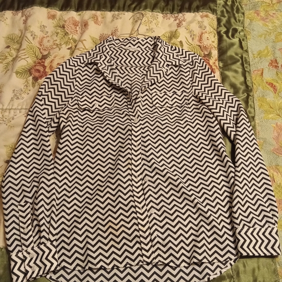 American Eagle Outfitters Tops - American Eagle Outfitters Black and White Chevron Top